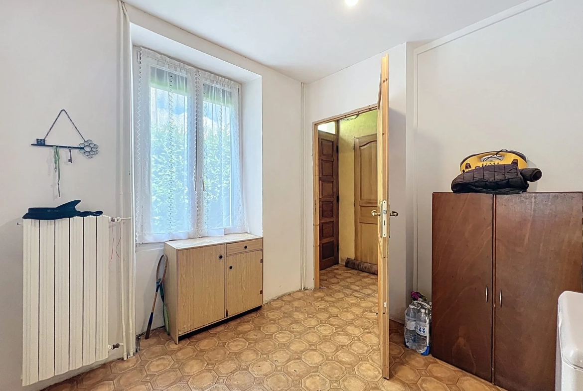 Maison à vendre à Audincourt de 116 m² avec terrain de 12 ares, à rénover 