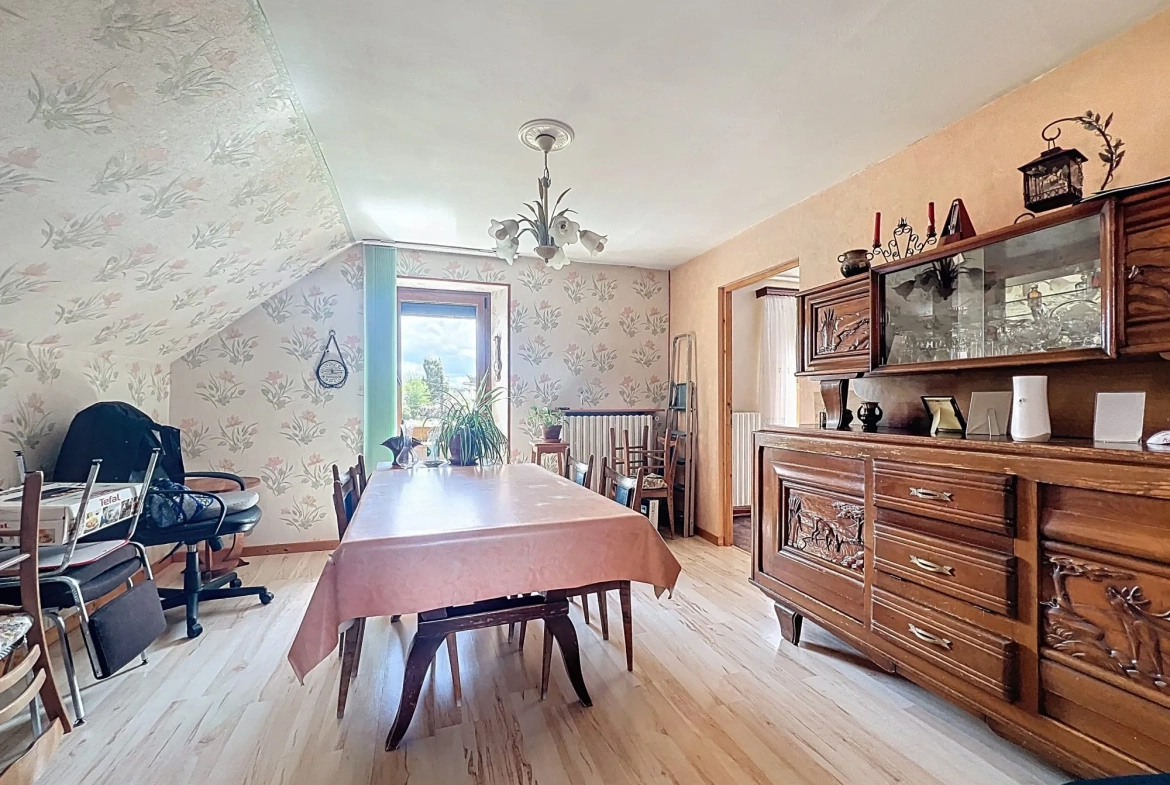 Maison à vendre à Audincourt de 116 m² avec terrain de 12 ares, à rénover 
