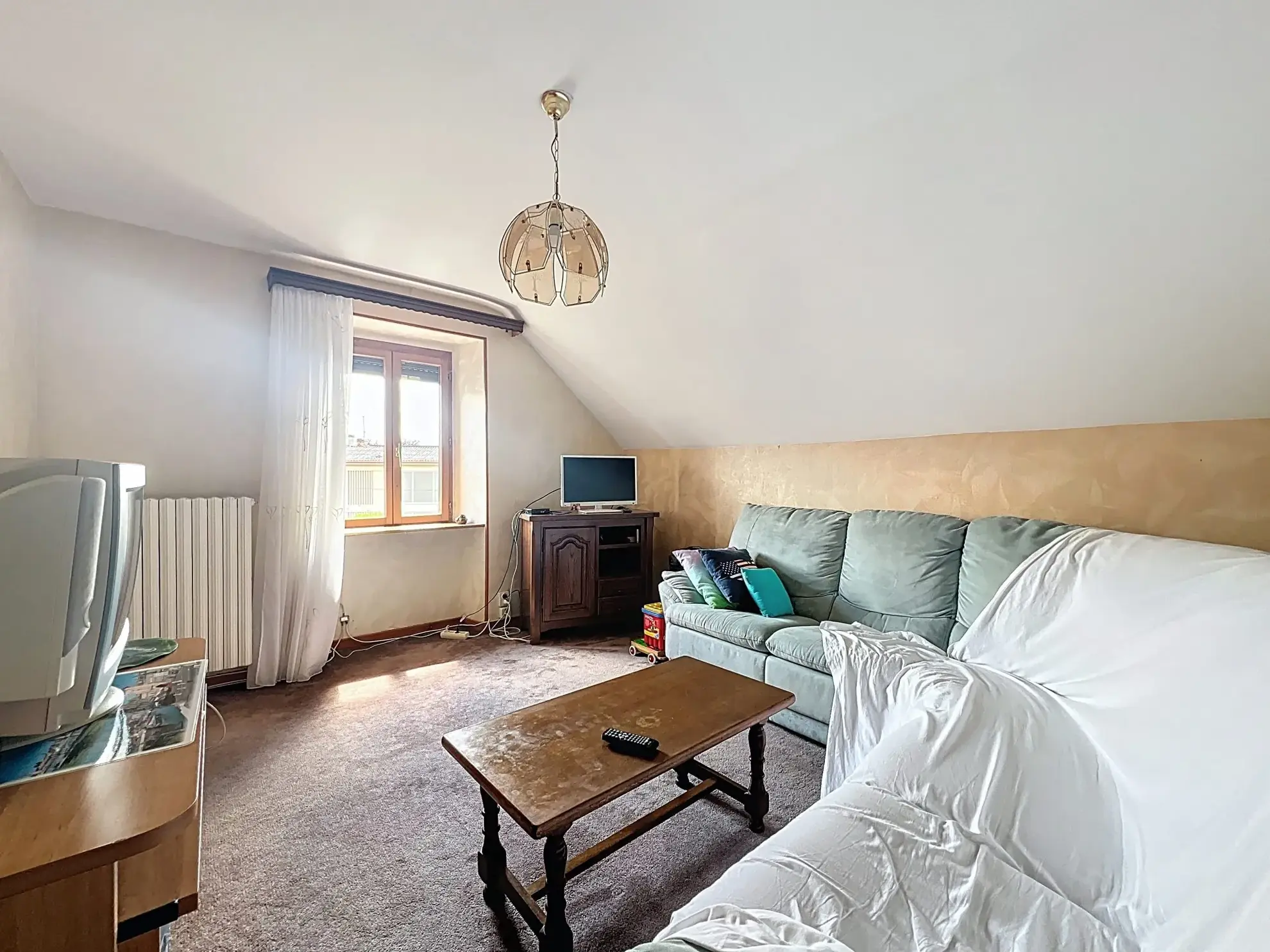 Maison à vendre à Audincourt de 116 m² avec terrain de 12 ares, à rénover 