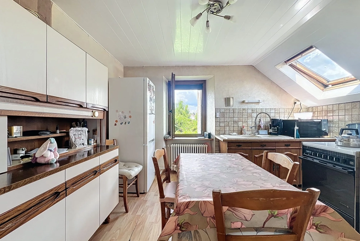 Maison à vendre à Audincourt de 116 m² avec terrain de 12 ares, à rénover 