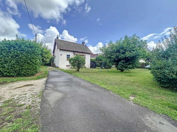 Maison à vendre à Audincourt de 116 m² avec terrain de 12 ares, à rénover