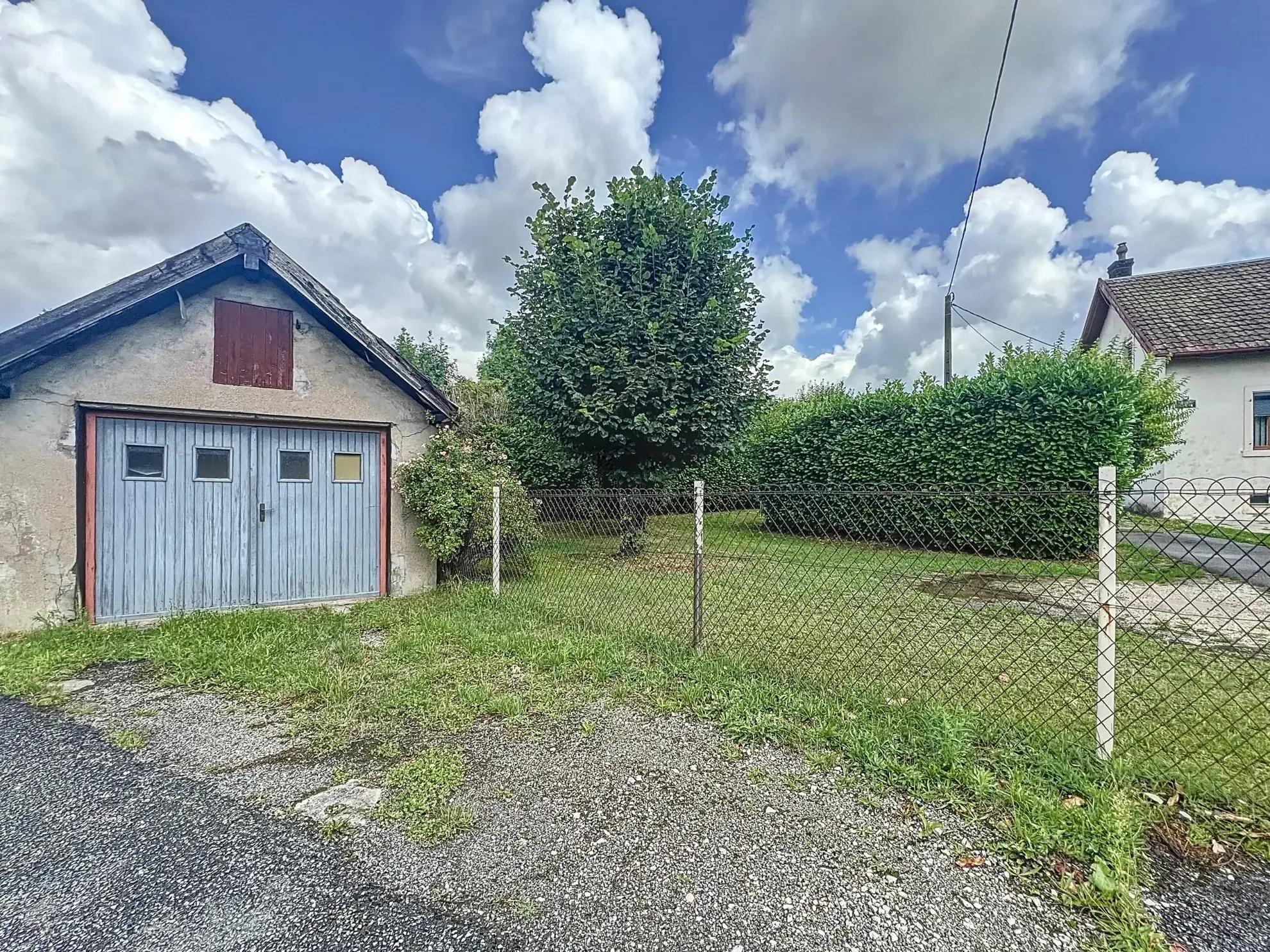 Maison à vendre à Audincourt de 116 m² avec terrain de 12 ares, à rénover 