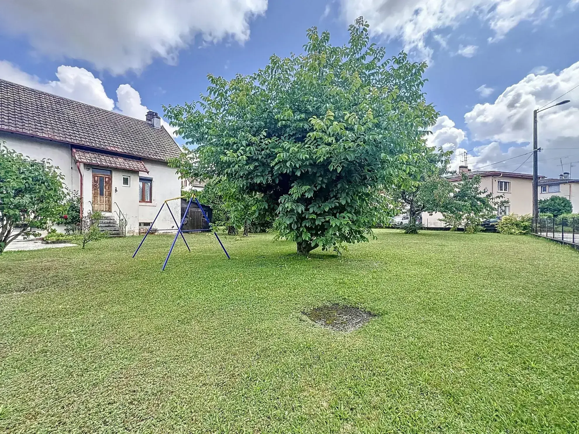 Maison à vendre à Audincourt de 116 m² avec terrain de 12 ares, à rénover 
