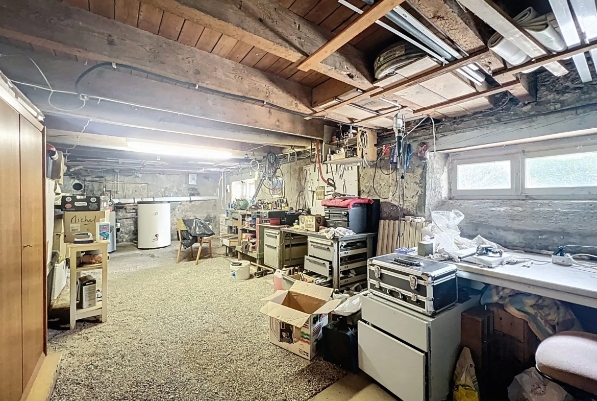 Maison à vendre à Audincourt de 116 m² avec terrain de 12 ares, à rénover 