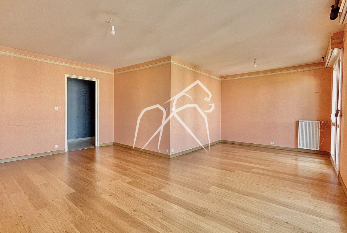 Spacieux appartement T3 à rénover à Sotteville-Lès-Rouen, 87,84 m², balcon, cave et parking privé 