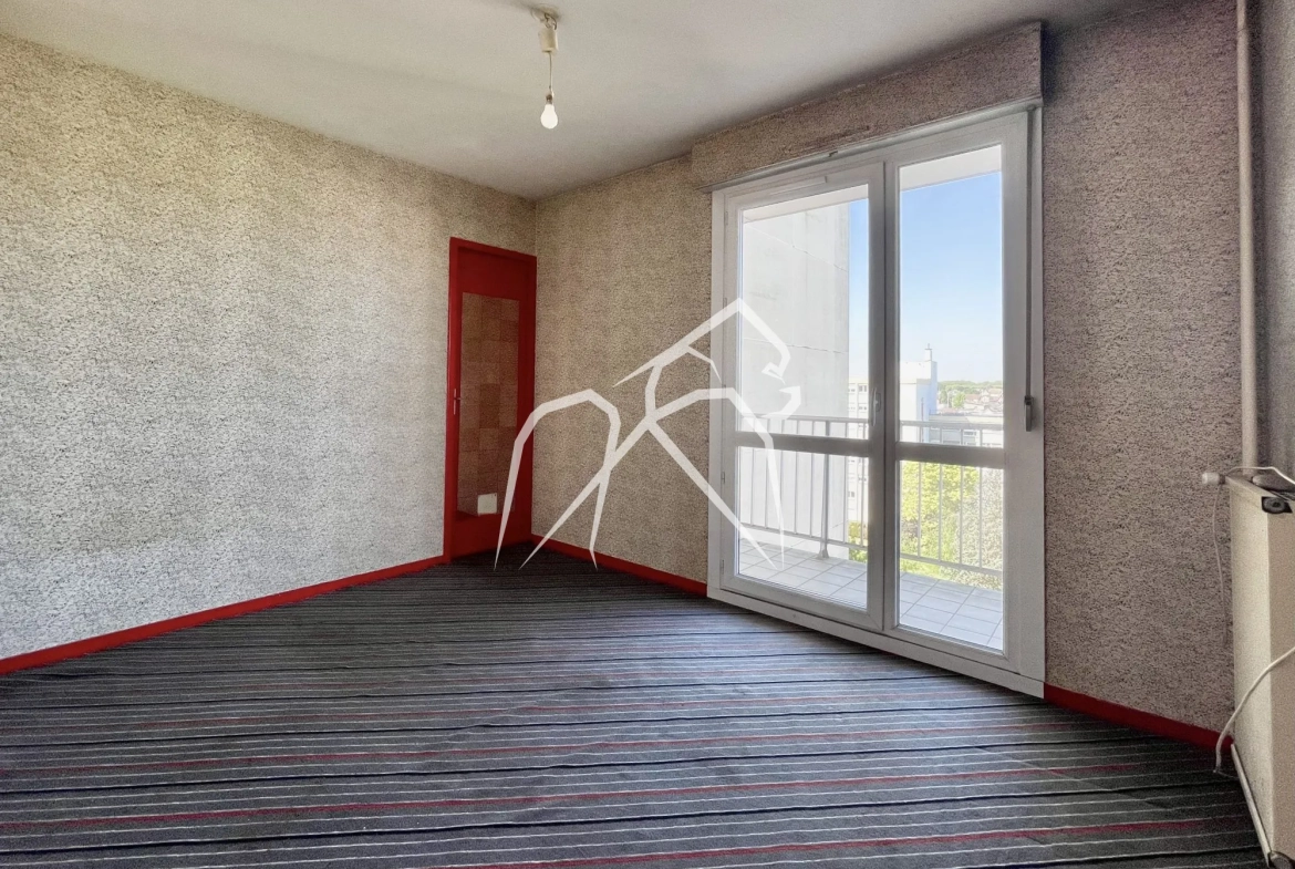 Spacieux appartement T3 à rénover à Sotteville-Lès-Rouen, 87,84 m², balcon, cave et parking privé 