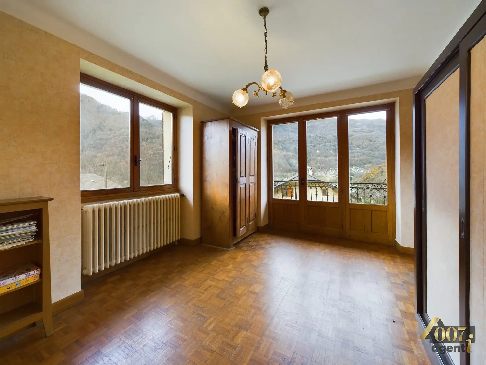Maison ancienne à Cevins avec jardin et vue montagne à vendre 