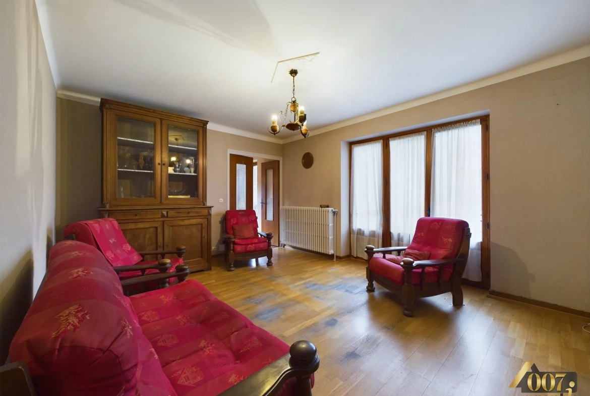 Maison ancienne à Cevins avec jardin et vue montagne à vendre 