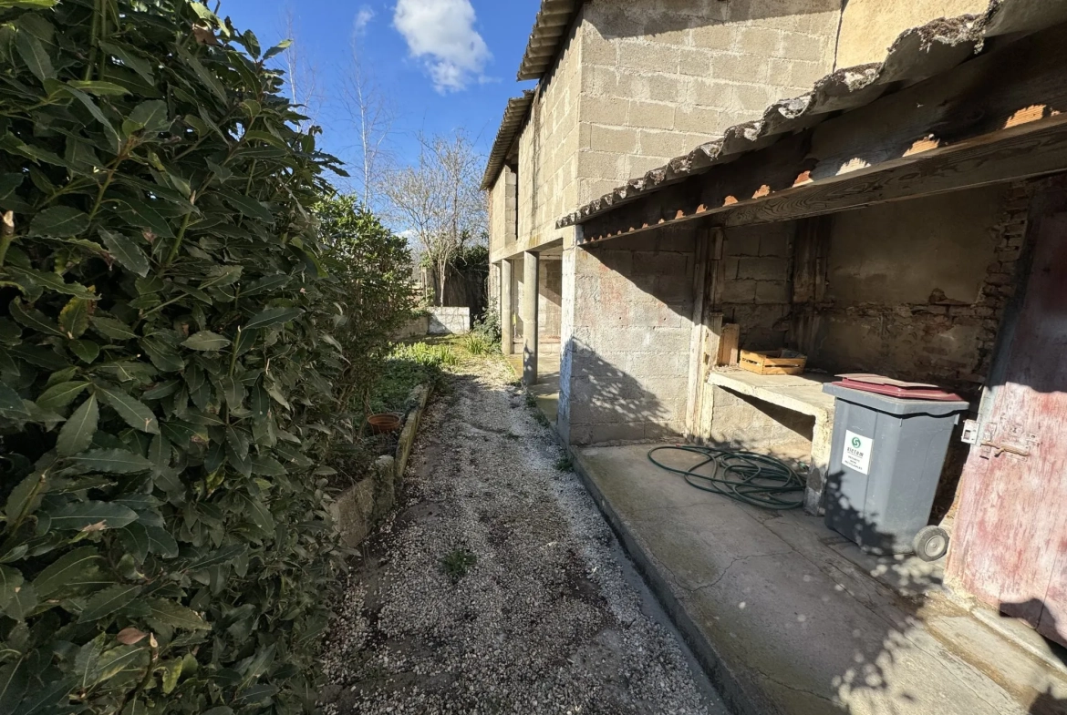 Maison de ville à Montluçon avec jardin et cave - Opportunité d'investissement 