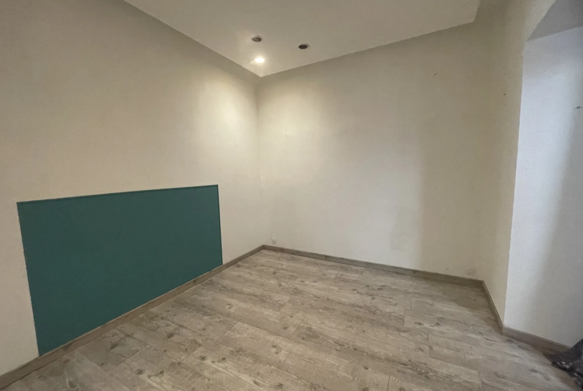 Appartement 4 pièces rénové à Saint Affrique avec cour intérieure 