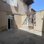 Appartement 4 pièces rénové à Saint Affrique avec cour intérieure