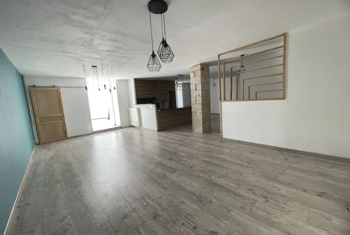 Appartement 4 pièces rénové à Saint Affrique avec cour intérieure 