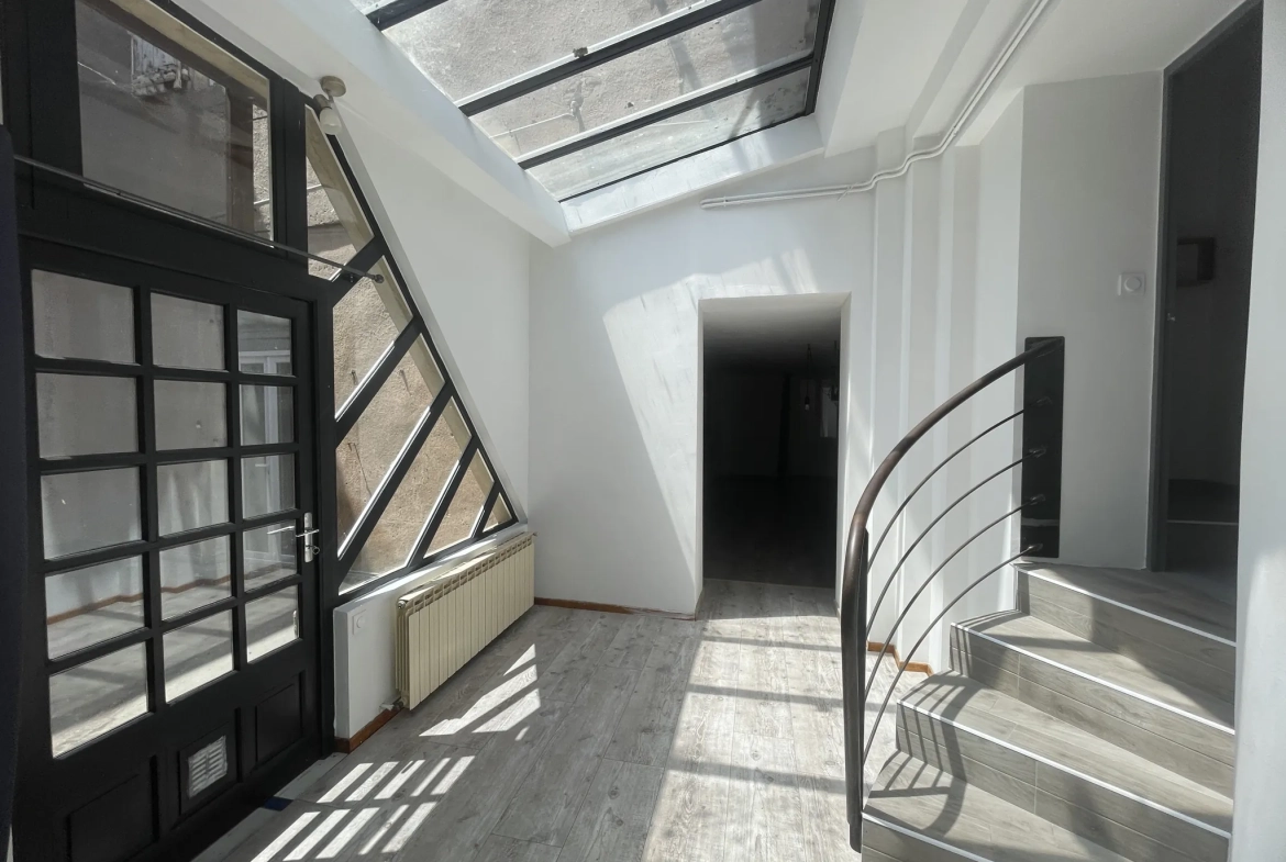 Appartement 4 pièces rénové à Saint Affrique avec cour intérieure 