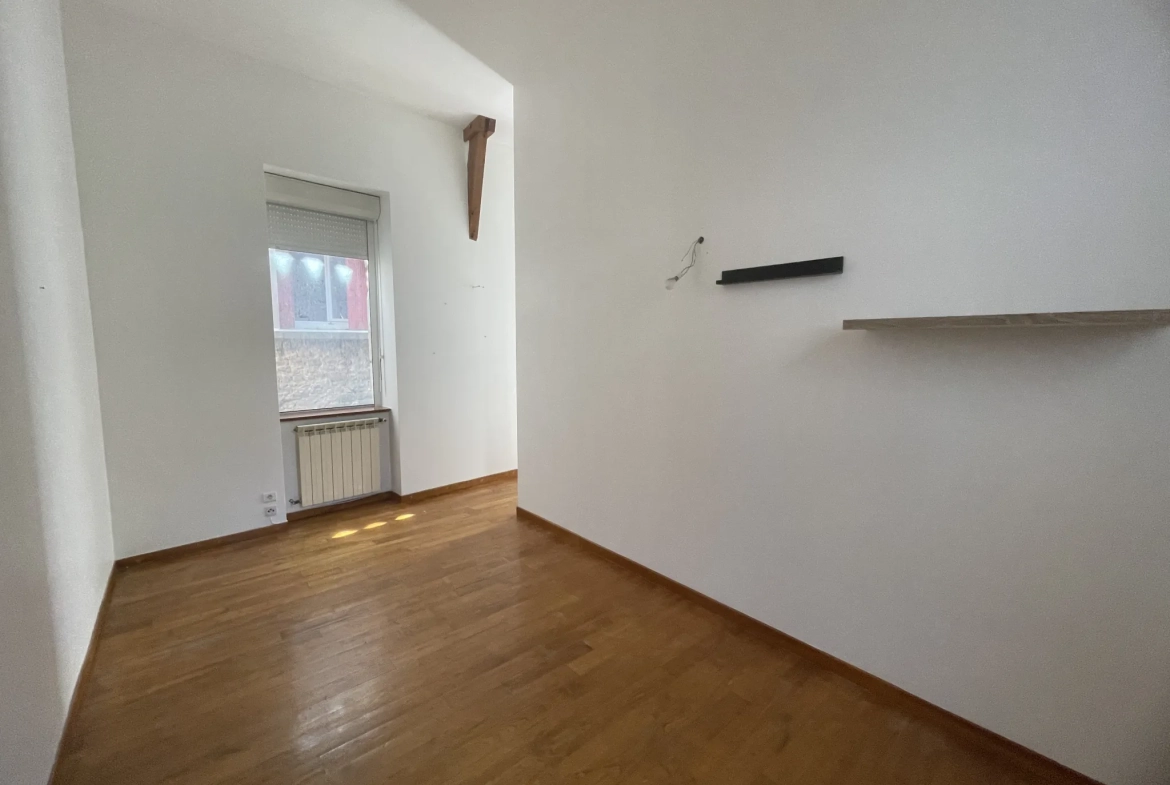 Appartement 4 pièces rénové à Saint Affrique avec cour intérieure 
