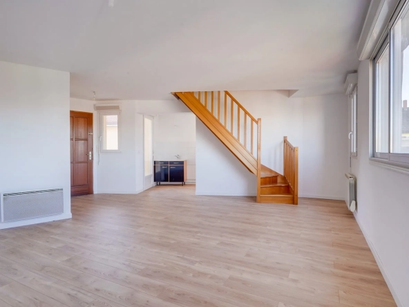 Appartement T3 avec terrasse à Bordeaux proche tramway – 65 m²