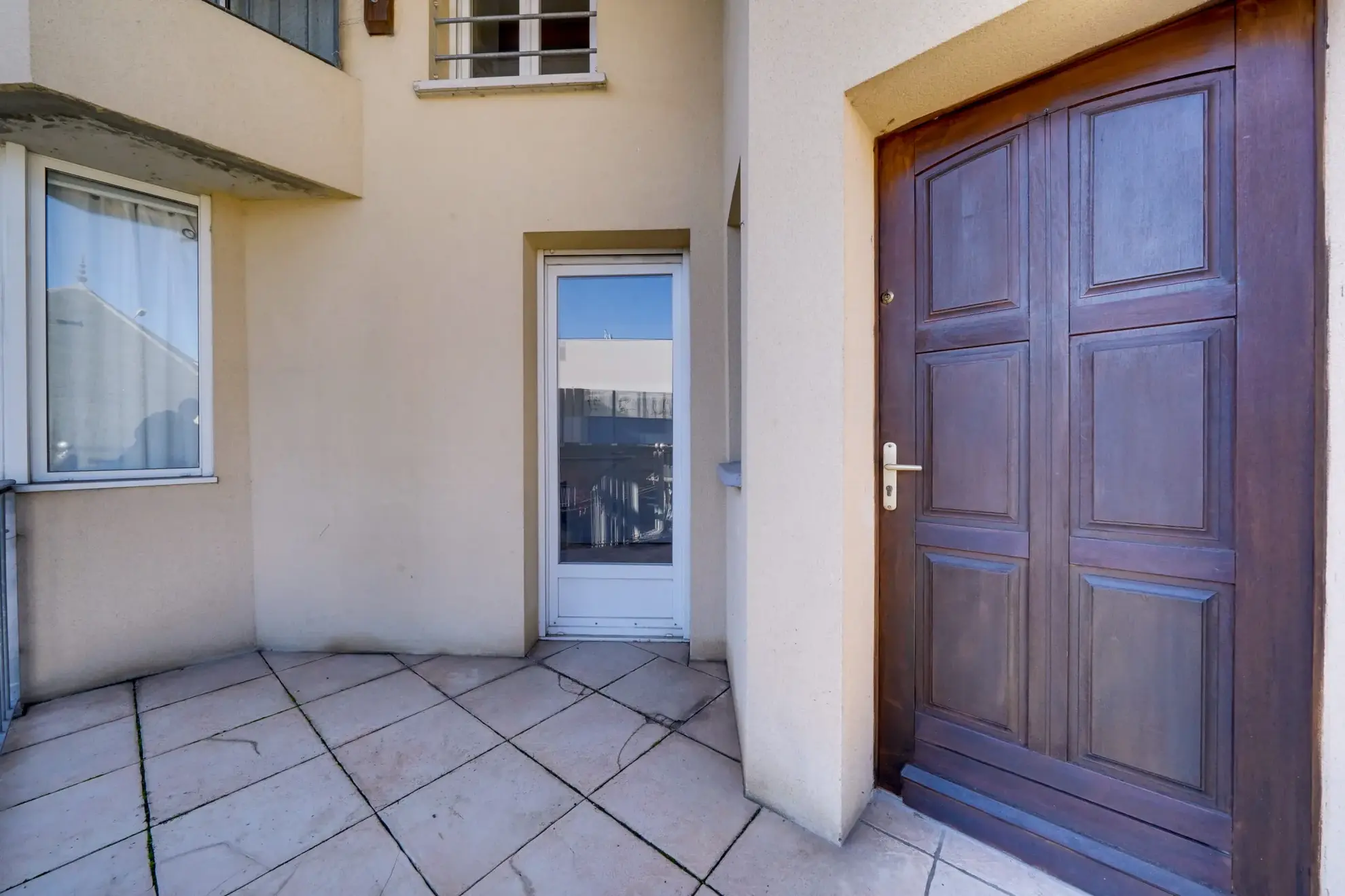 Appartement T3 avec terrasse à Bordeaux proche tramway – 65 m² 