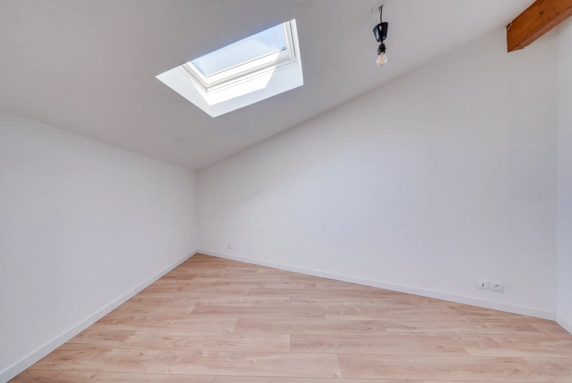 Appartement T3 avec terrasse à Bordeaux proche tramway – 65 m² 