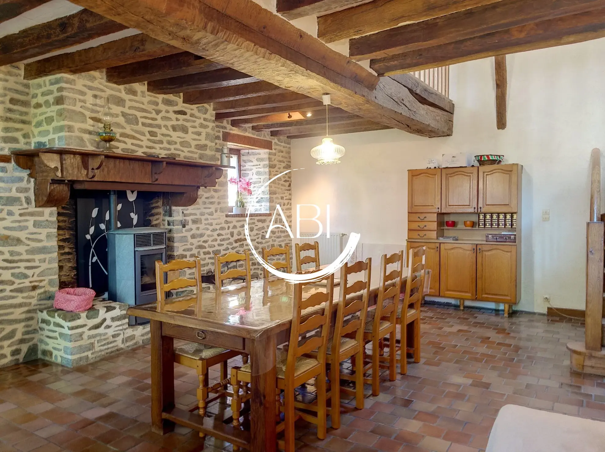 Maison en pierre de 146 m² avec dépendance à Thuboeuf, Nord-Mayenne 