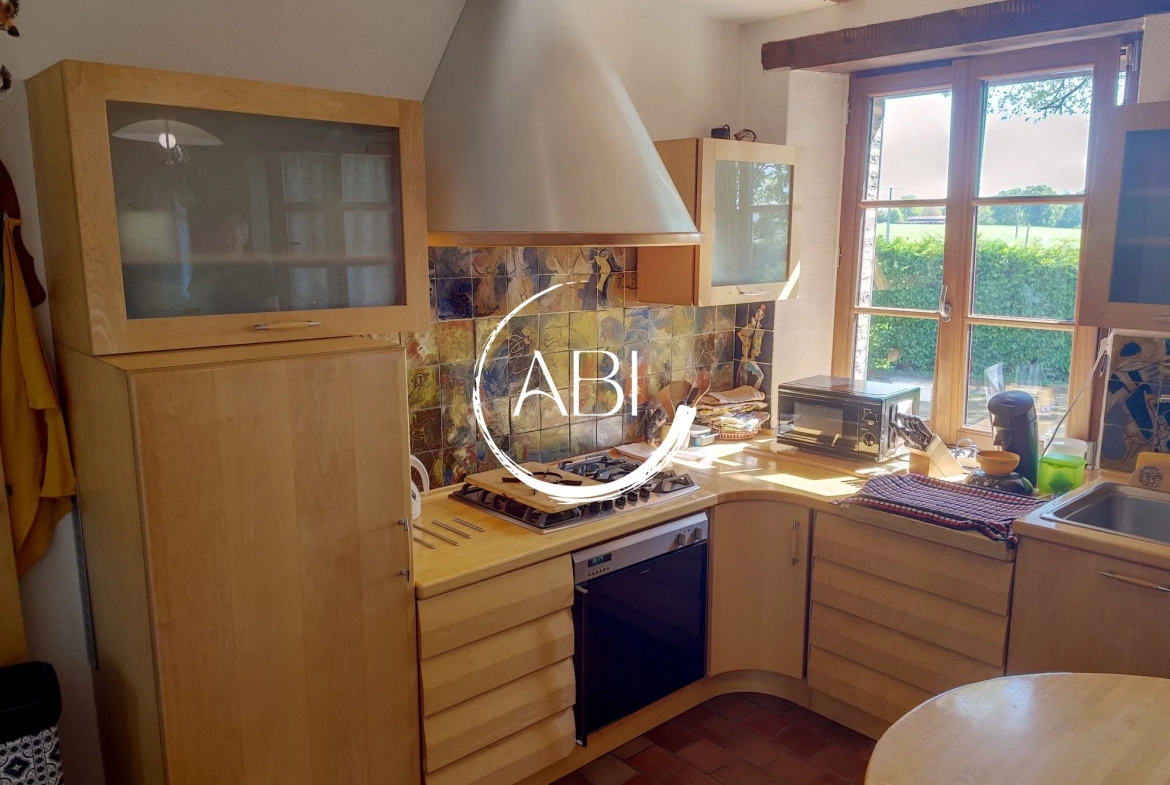 Maison en pierre de 146 m² avec dépendance à Thuboeuf, Nord-Mayenne 