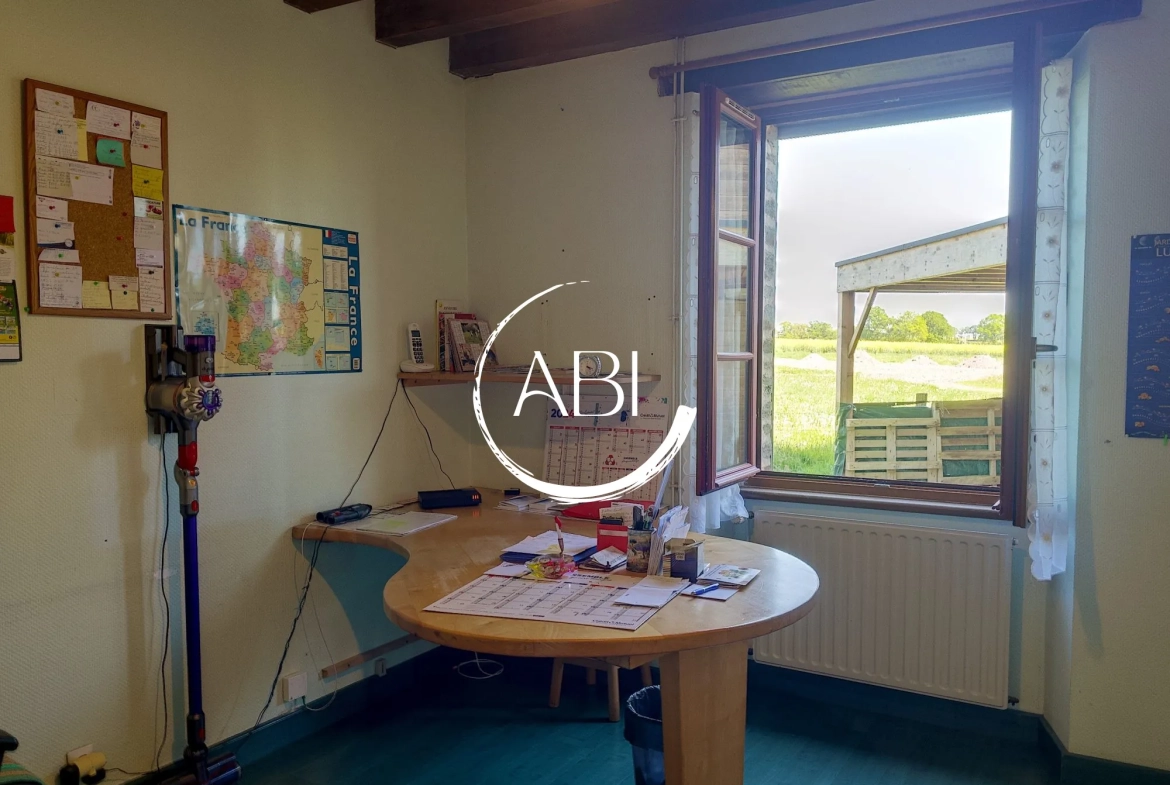 Maison en pierre de 146 m² avec dépendance à Thuboeuf, Nord-Mayenne 
