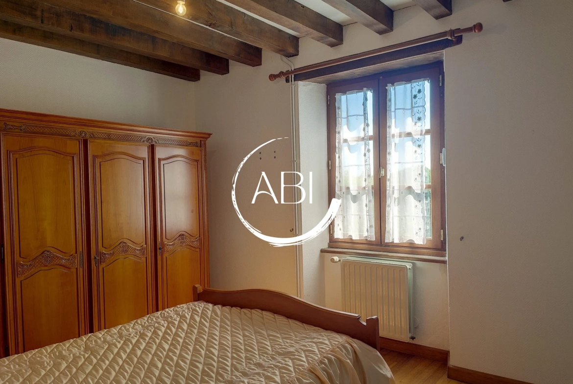Maison en pierre de 146 m² avec dépendance à Thuboeuf, Nord-Mayenne 