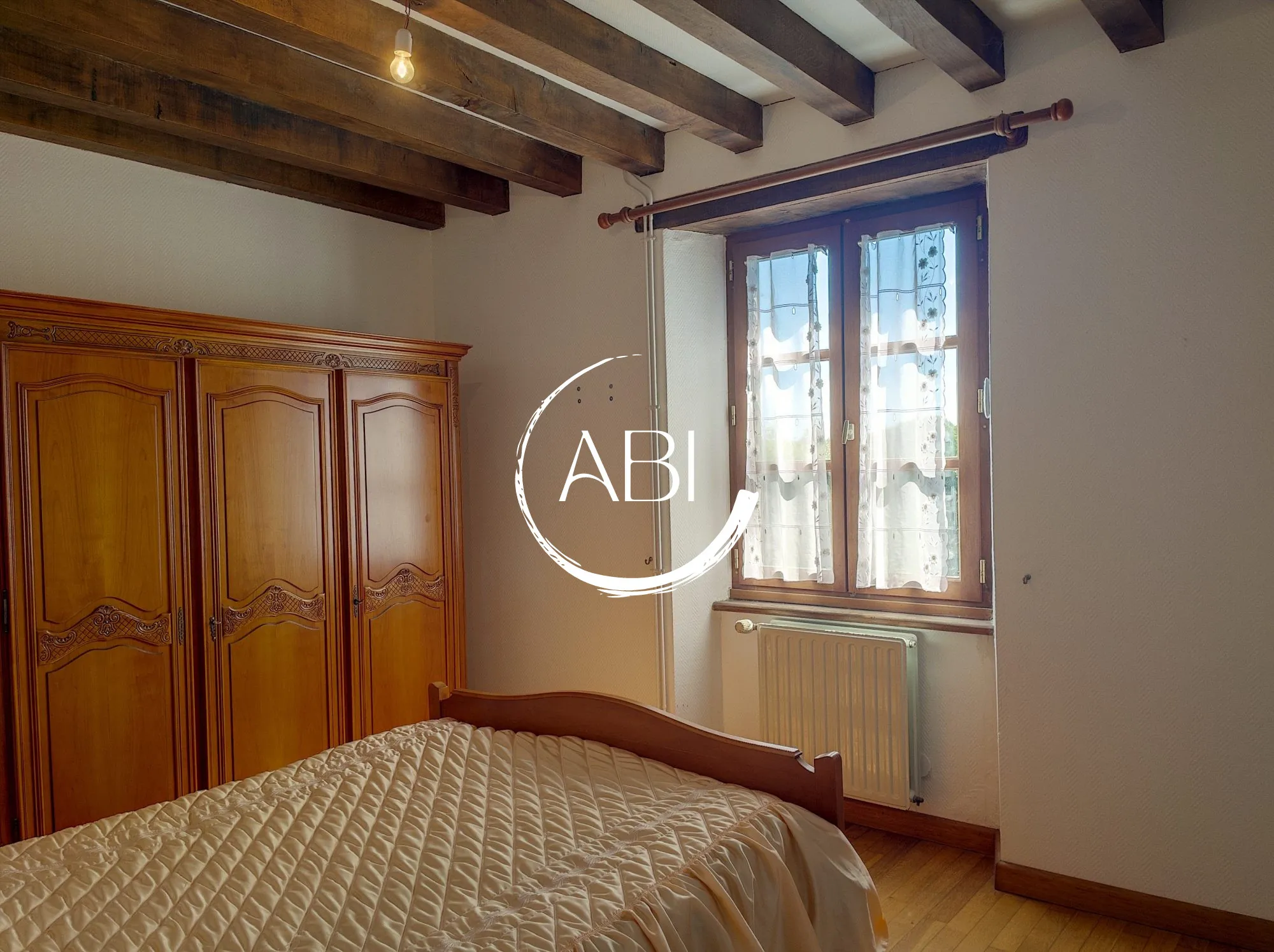 Maison en pierre de 146 m² avec dépendance à Thuboeuf, Nord-Mayenne 