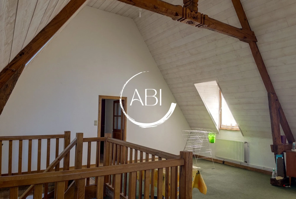 Maison en pierre de 146 m² avec dépendance à Thuboeuf, Nord-Mayenne 