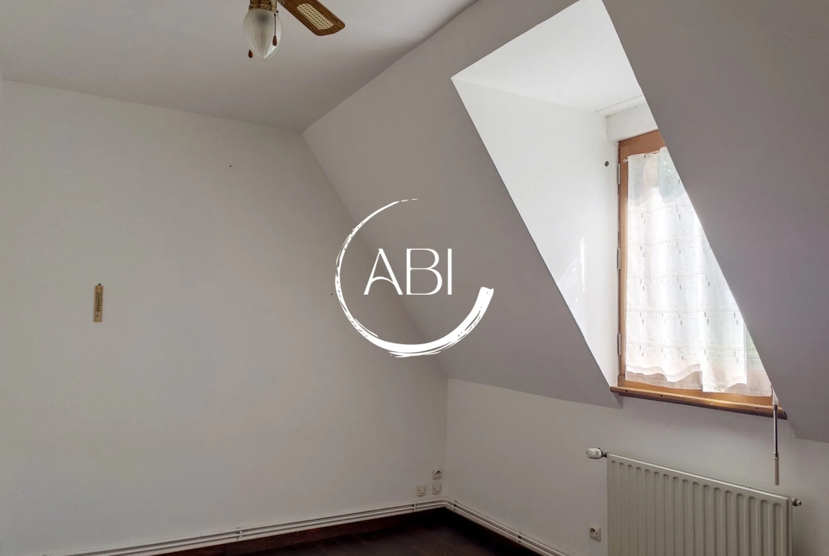Maison en pierre de 146 m² avec dépendance à Thuboeuf, Nord-Mayenne 