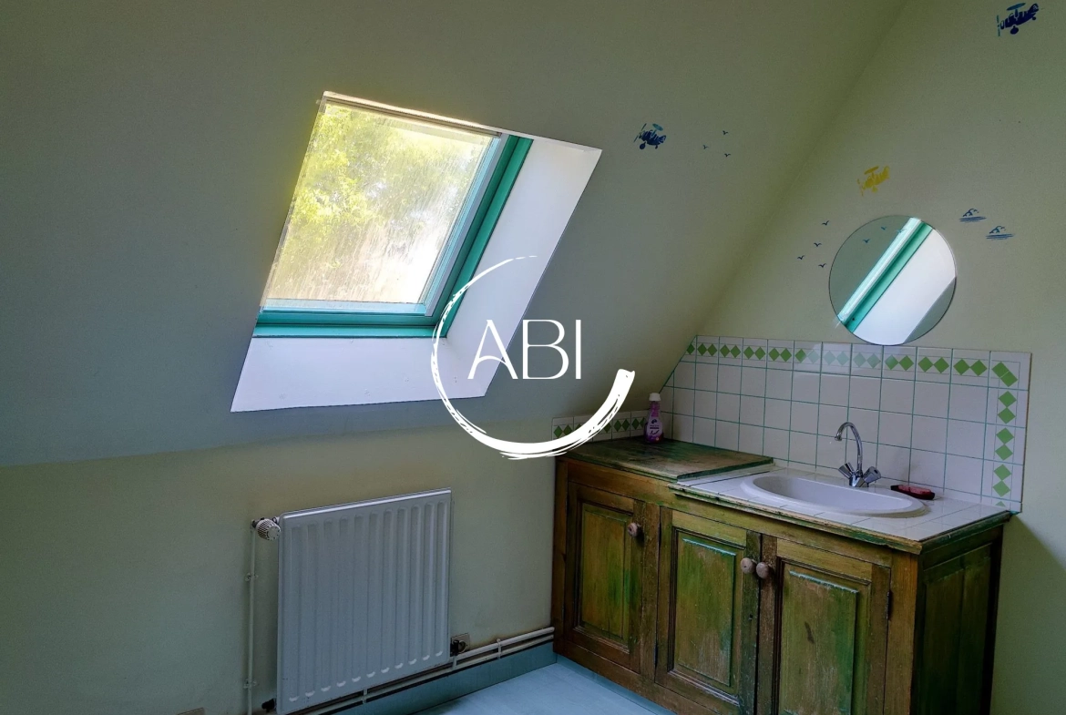 Maison en pierre de 146 m² avec dépendance à Thuboeuf, Nord-Mayenne 