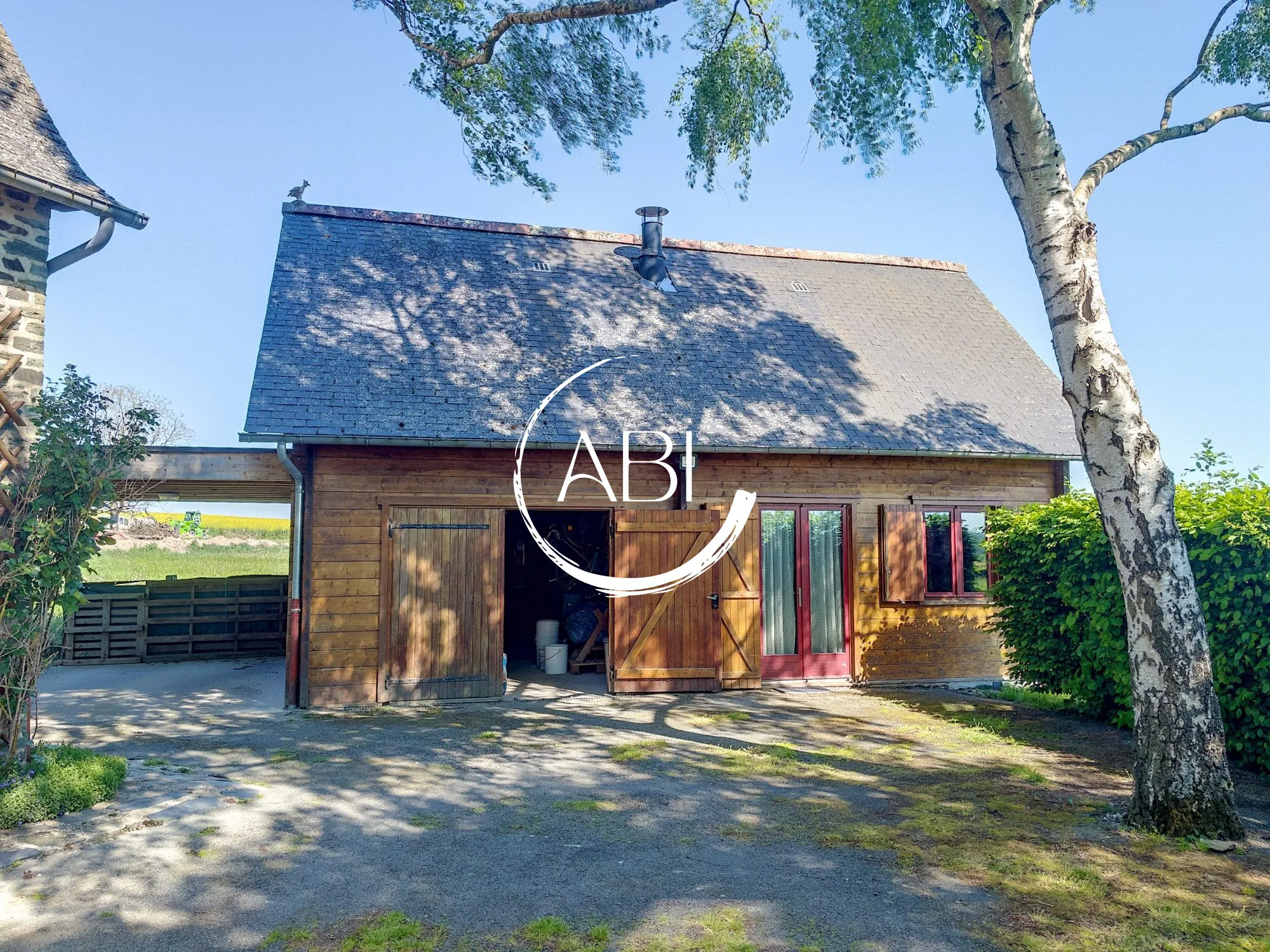 Maison en pierre de 146 m² avec dépendance à Thuboeuf, Nord-Mayenne 