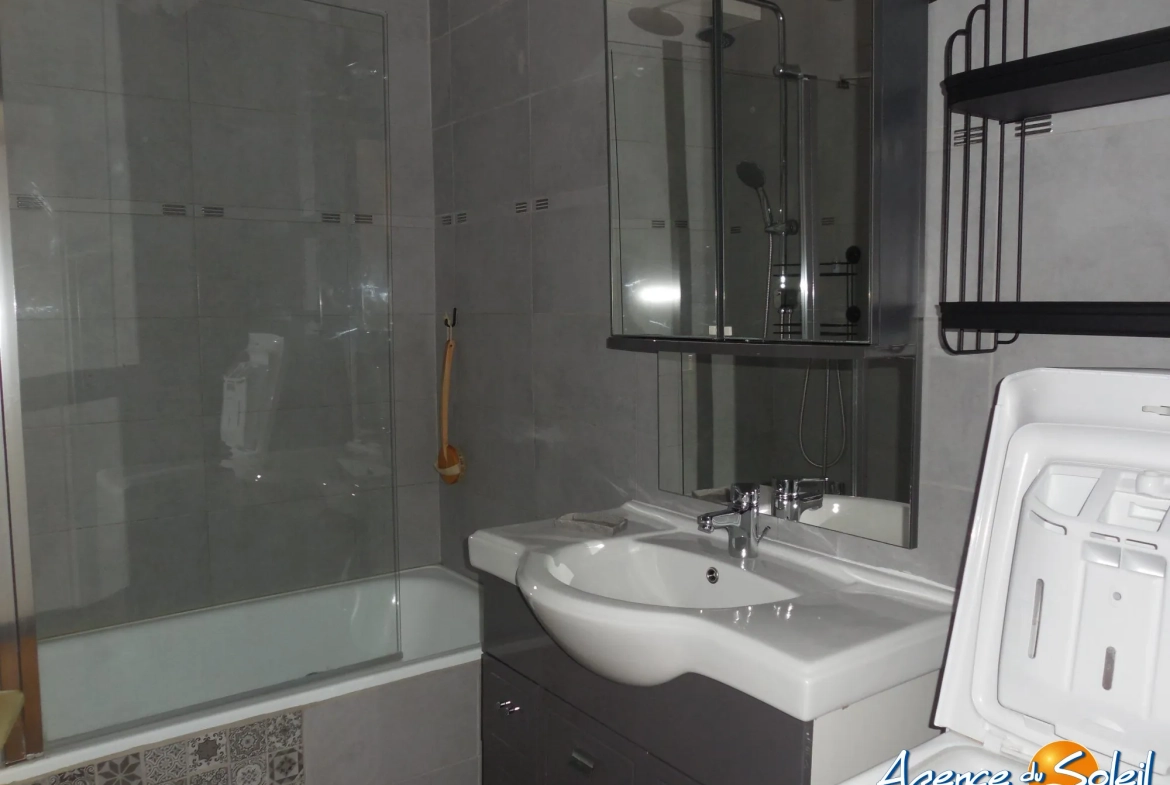 Appartement T3 à vendre à Port-la-Nouvelle avec vue mer et piscine 