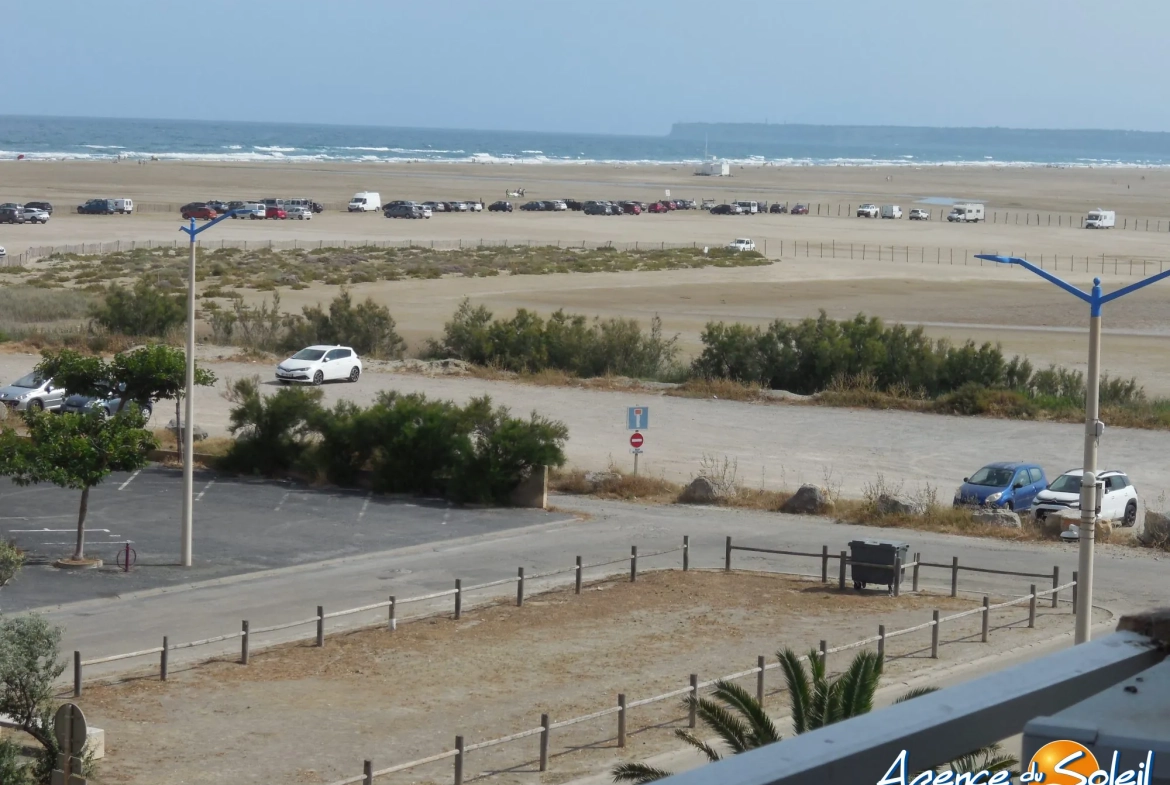 Appartement T3 à vendre à Port-la-Nouvelle avec vue mer et piscine 
