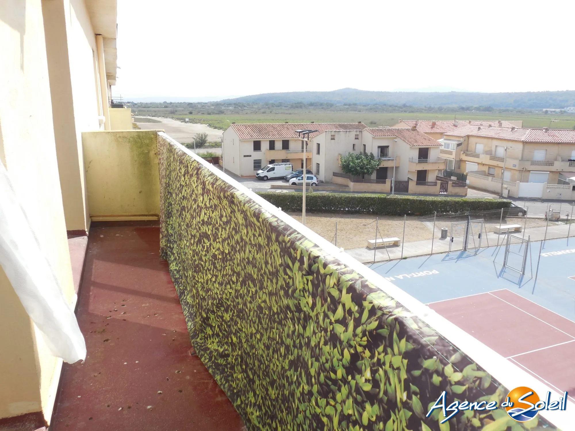 Appartement T3 à vendre à Port-la-Nouvelle avec vue mer et piscine 