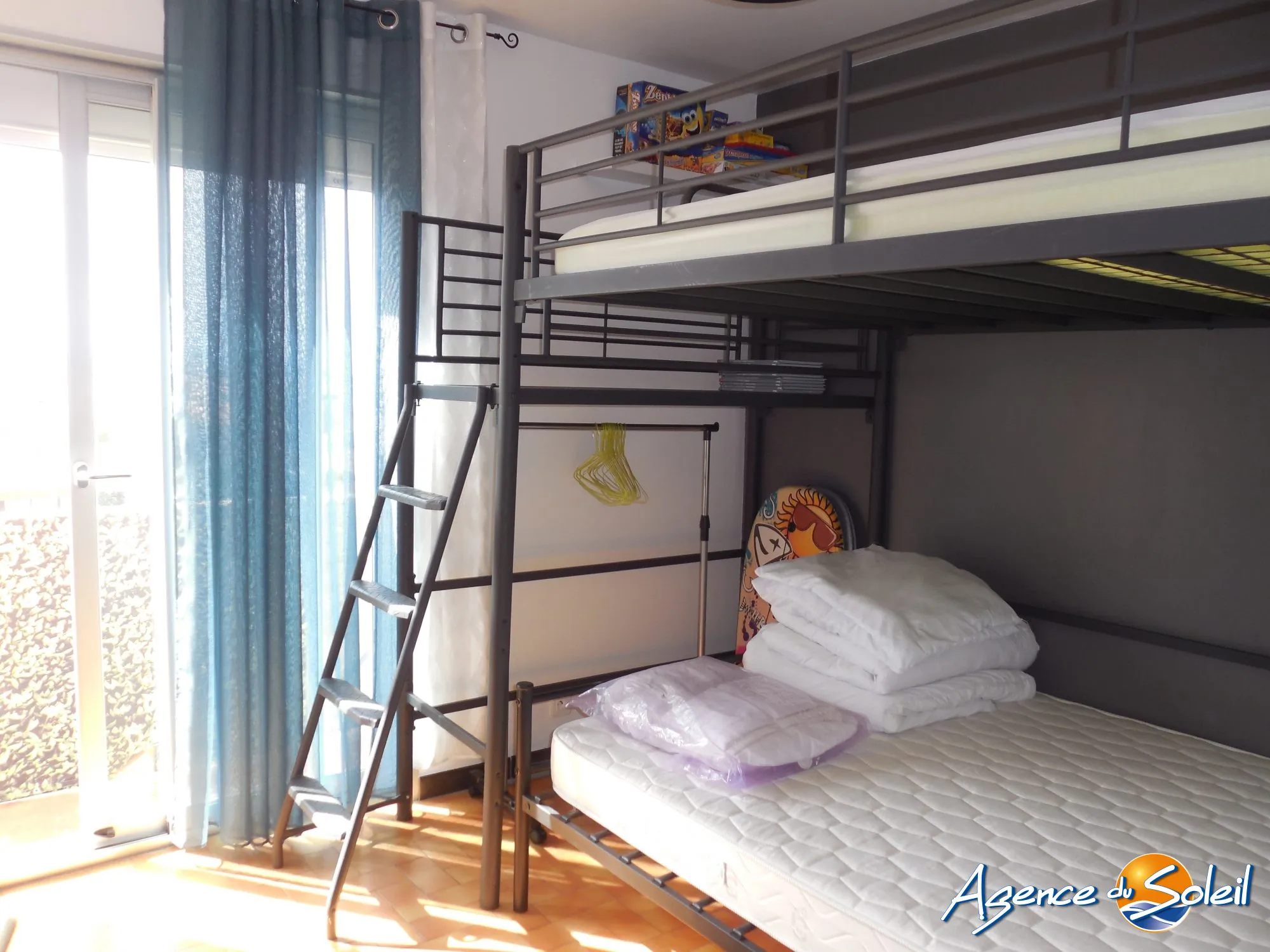 Appartement T3 à vendre à Port-la-Nouvelle avec vue mer et piscine 