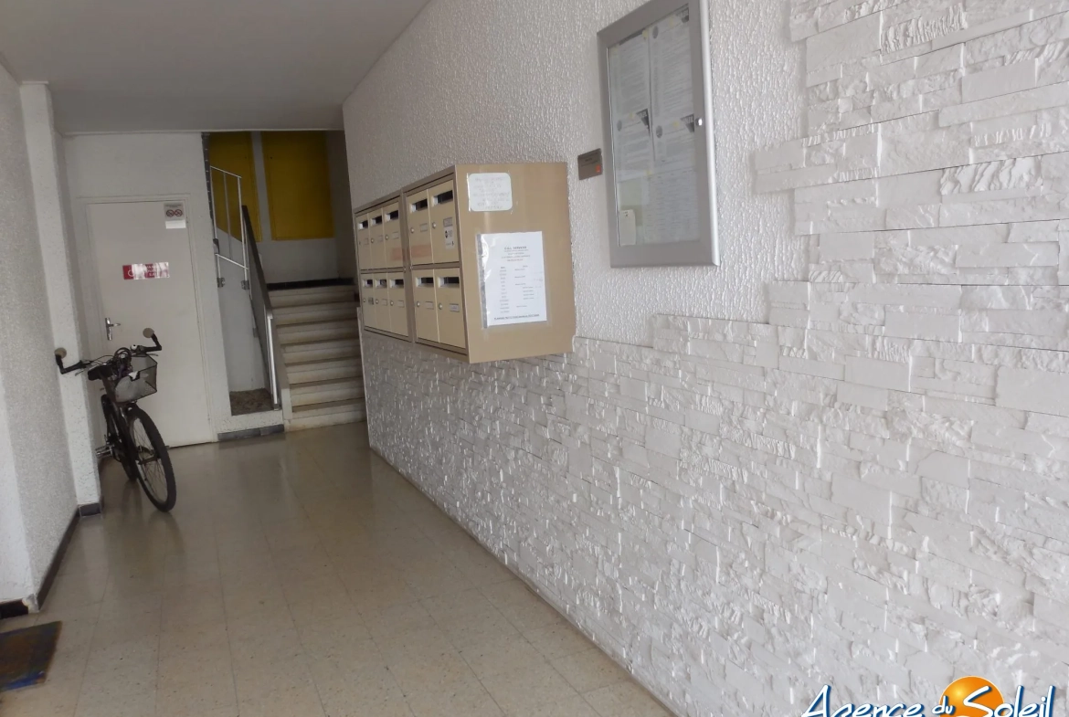 Appartement T3 à vendre à Port-la-Nouvelle avec vue mer et piscine 