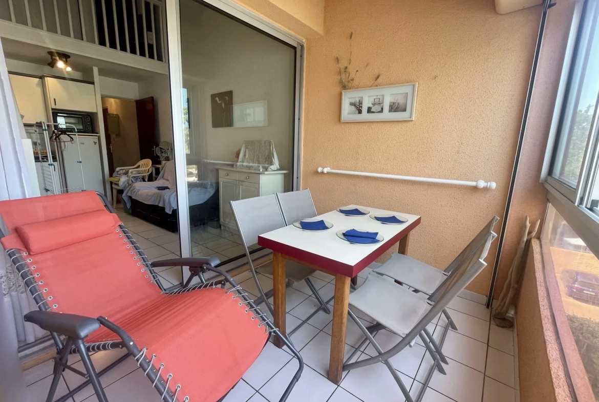 Appartement duplex avec piscine et parking à Argelès-sur-Mer à 150 m de la plage 