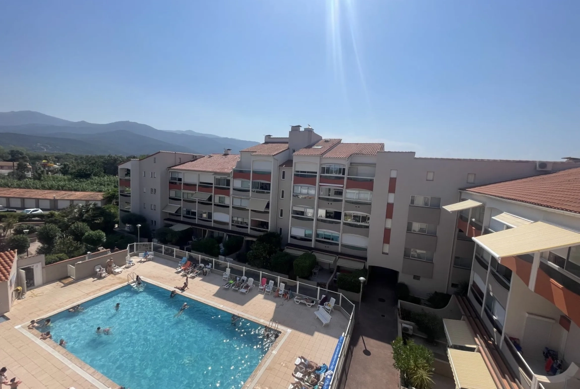 Appartement duplex avec piscine et parking à Argelès-sur-Mer à 150 m de la plage 