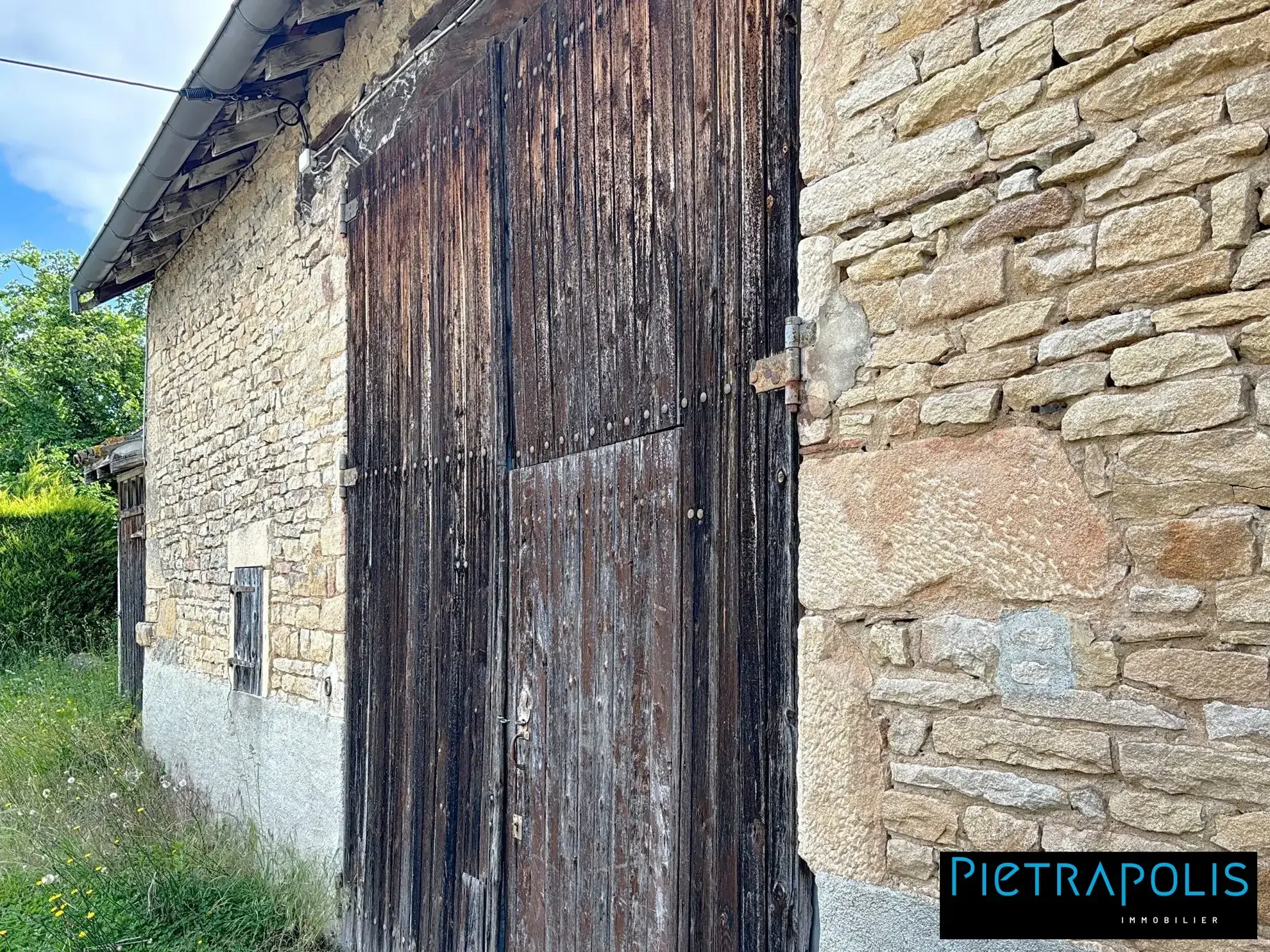 Grange en pierre à rénover proche Mâcon - Opportunité rare à La Salle 