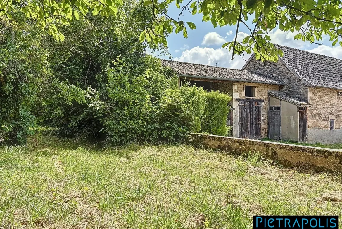 Grange en pierre à rénover proche Mâcon - Opportunité rare à La Salle 