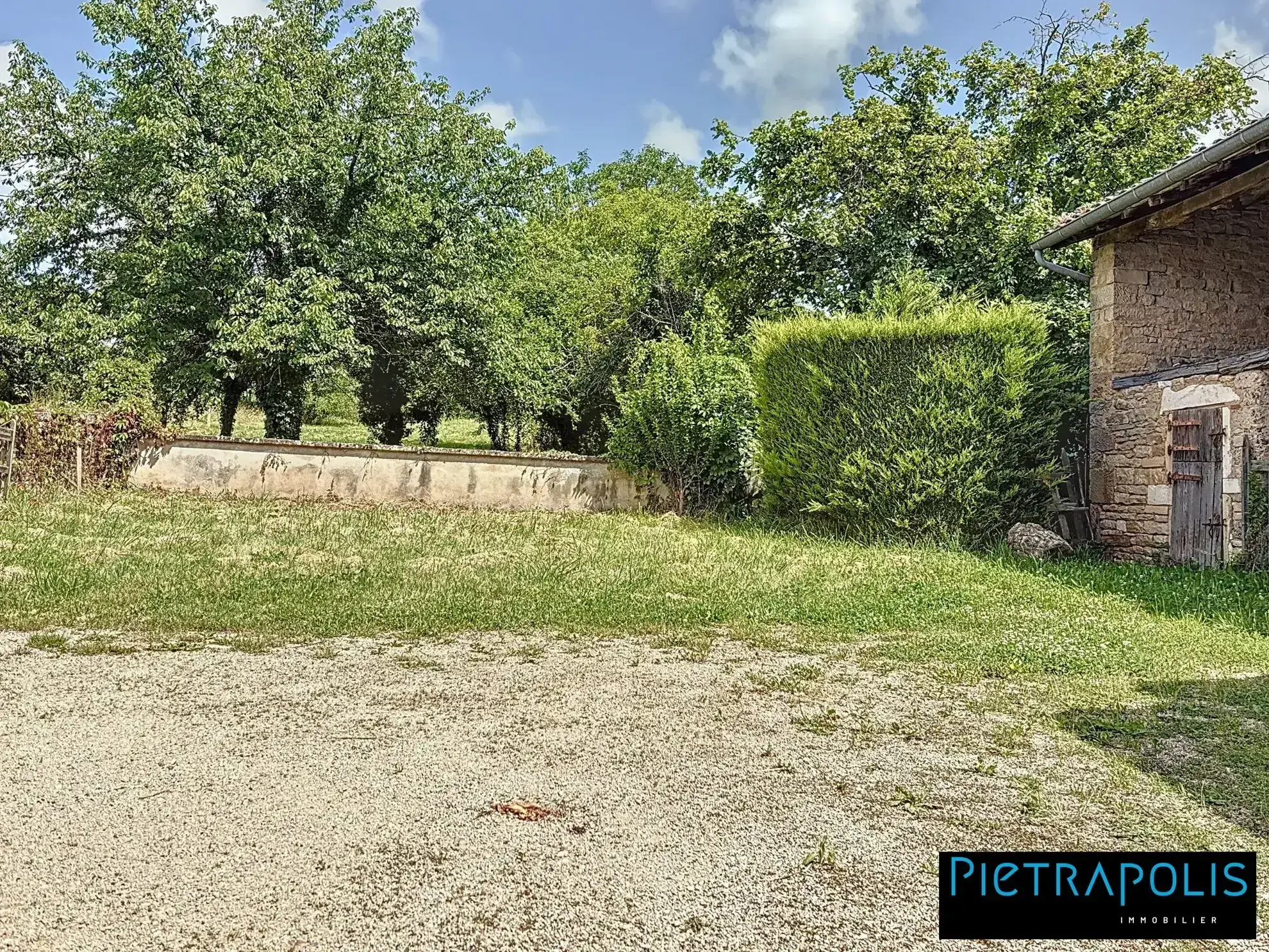 Grange en pierre à rénover proche Mâcon - Opportunité rare à La Salle 