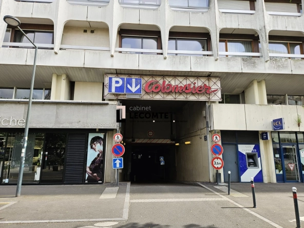 Parking sécurisé couvert à Rennes près de la gare et de l'esplanade Charles de Gaulle
