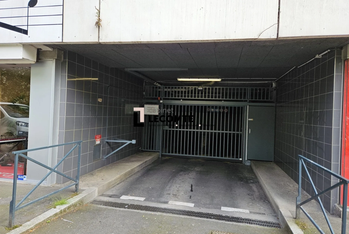 Parking sécurisé couvert à Rennes près de la gare et de l'esplanade Charles de Gaulle 