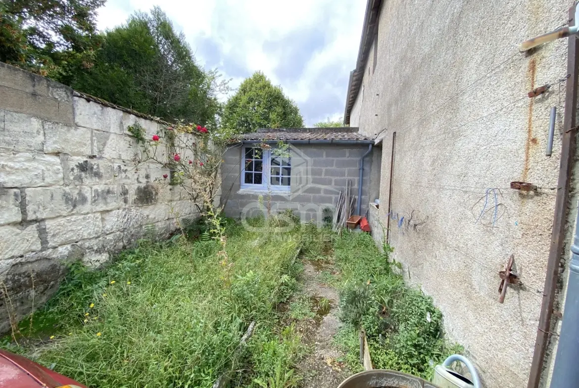 Ensemble immobilier polyvalent à Sainte-Maure-de-Touraine avec fort potentiel 