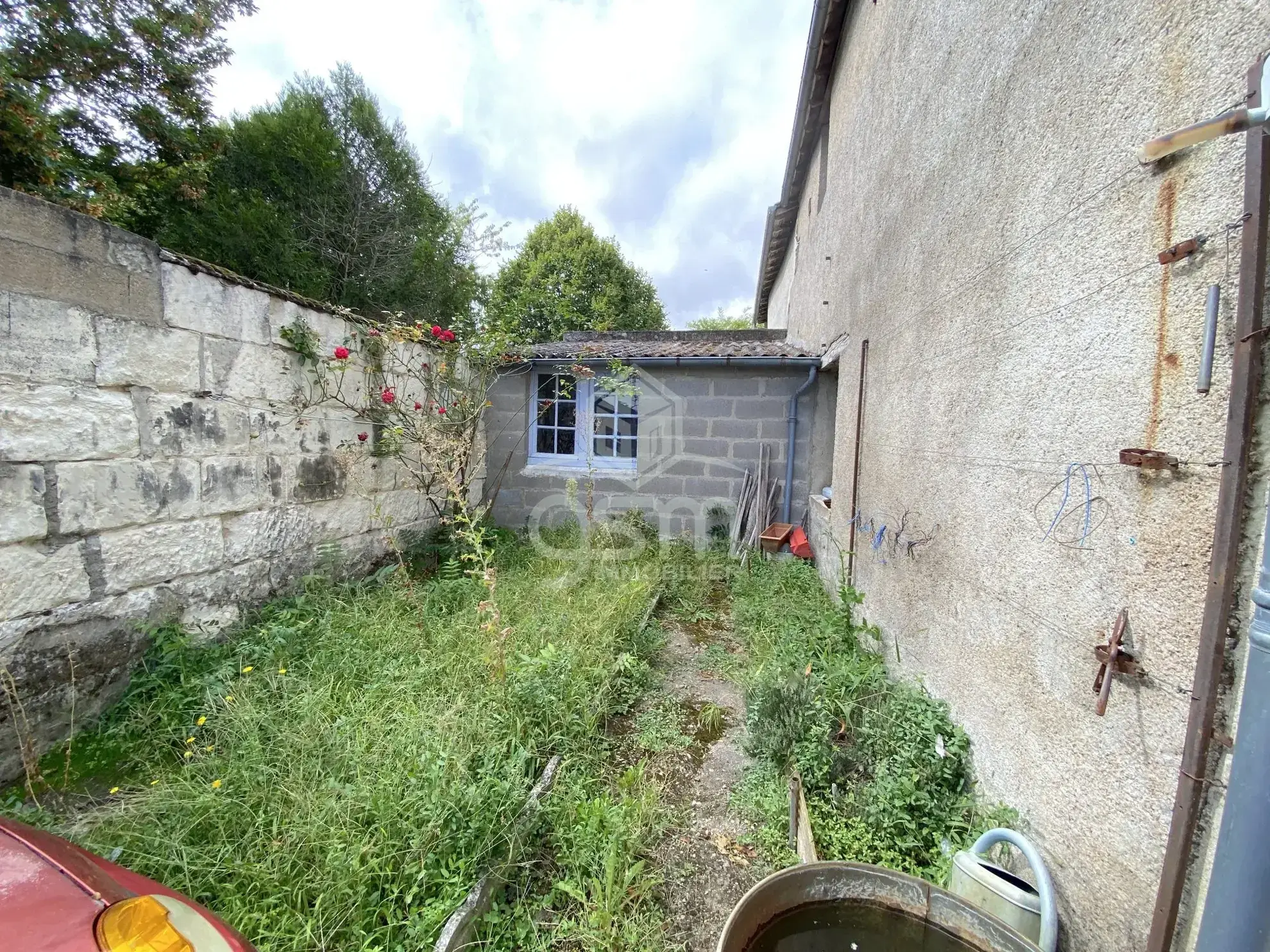 Ensemble immobilier polyvalent à Sainte-Maure-de-Touraine avec fort potentiel 