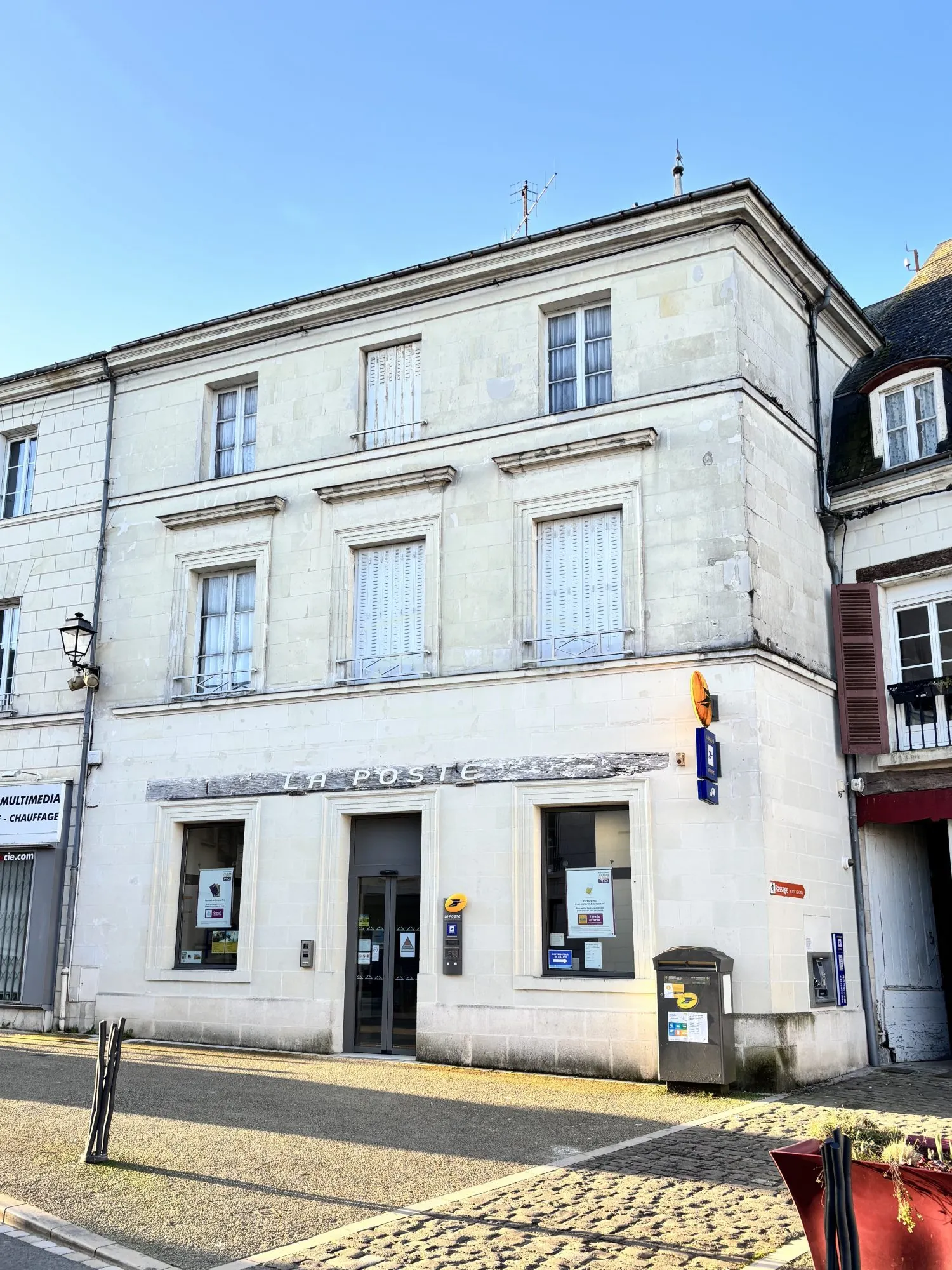 Ensemble immobilier polyvalent à Sainte-Maure-de-Touraine avec fort potentiel 