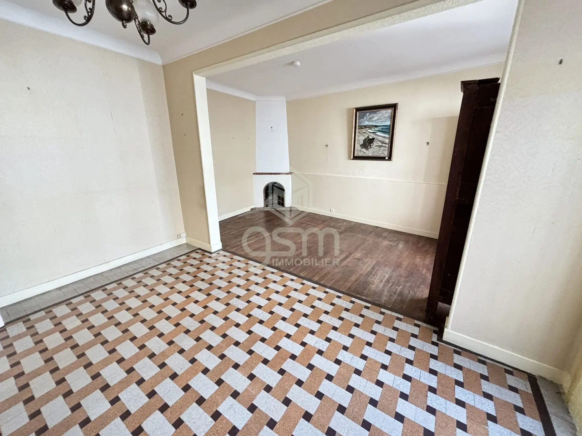 Ensemble immobilier polyvalent à Sainte-Maure-de-Touraine avec fort potentiel 
