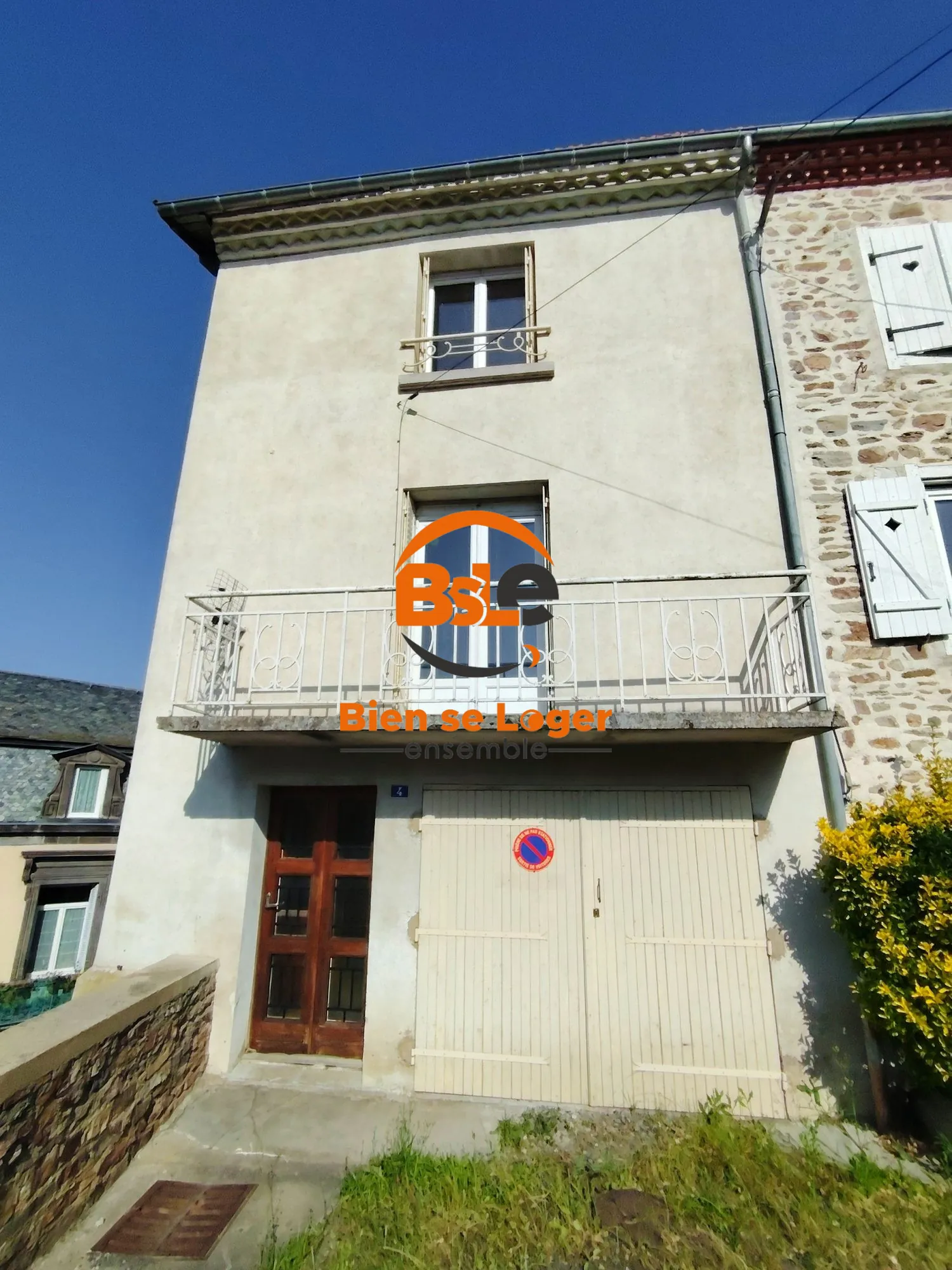 Maison à vendre à Massiac - 95 m², proche commodités et autoroute 