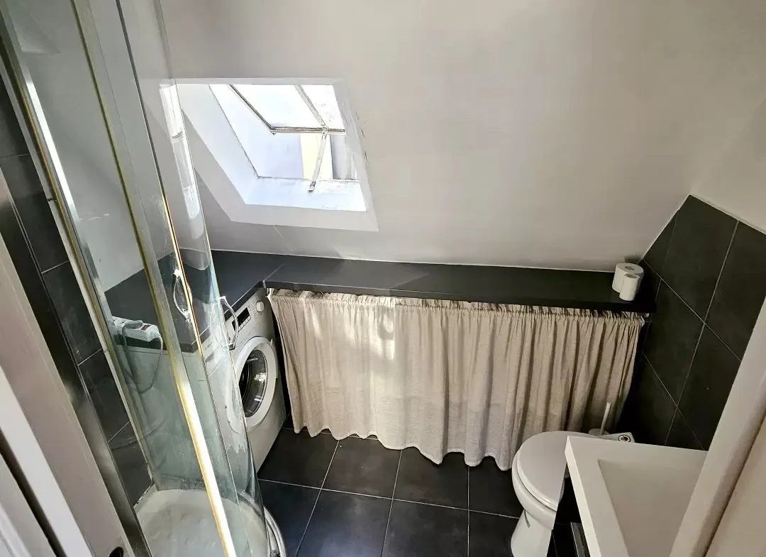 Studio lumineux et charmant à vendre près de Montmartre, Paris 9e 