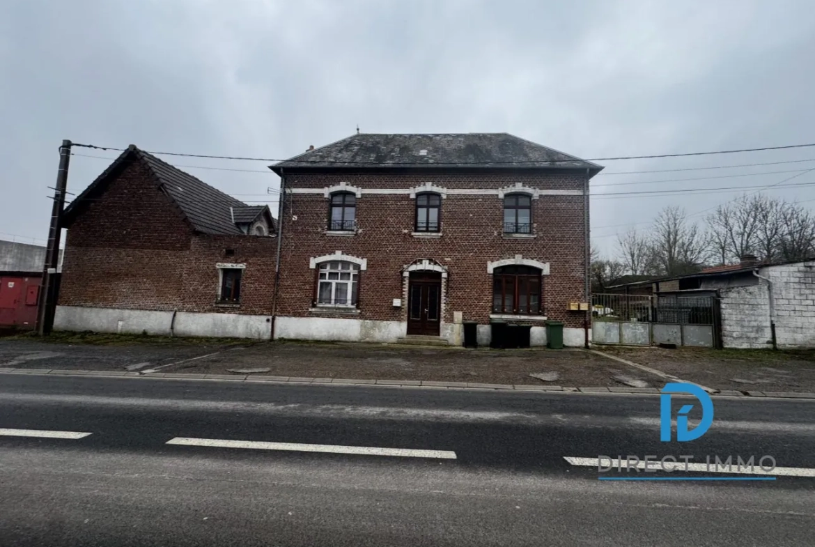 facade immeuble de rapport  Immeuble de rapport à vendre à Sailly-Saillisel, potentiel locatif élevé 
