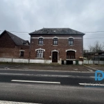 facade immeuble de rapport  Immeuble de rapport à vendre à Sailly-Saillisel, potentiel locatif élevé